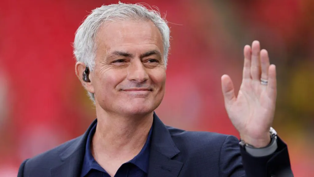 Who says no to this Portuguese giant? - The Special One arrives for negotiations