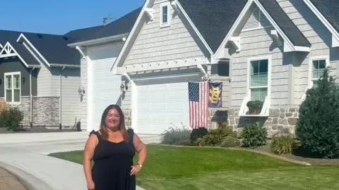 Will the American Interest Rate Reduction Stimulate the Housing Sector?